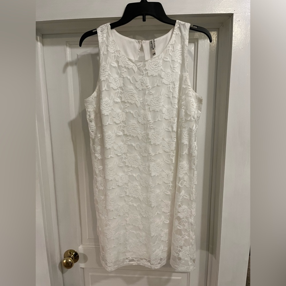 Large - White lace mini dress